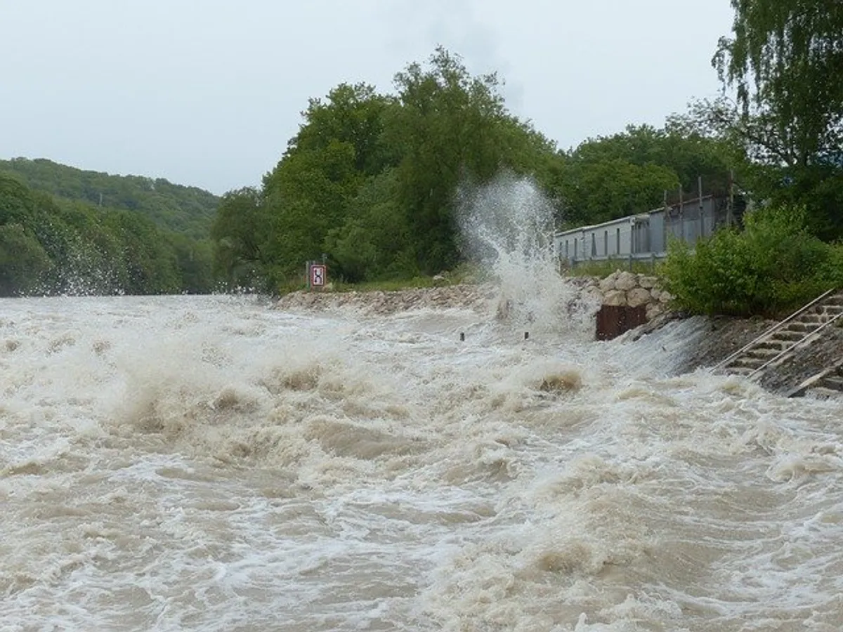 INHGA: Cod portocaliu de viituri pe râuri din 17 județe, până vineri dimineața/FOTO: Pexels