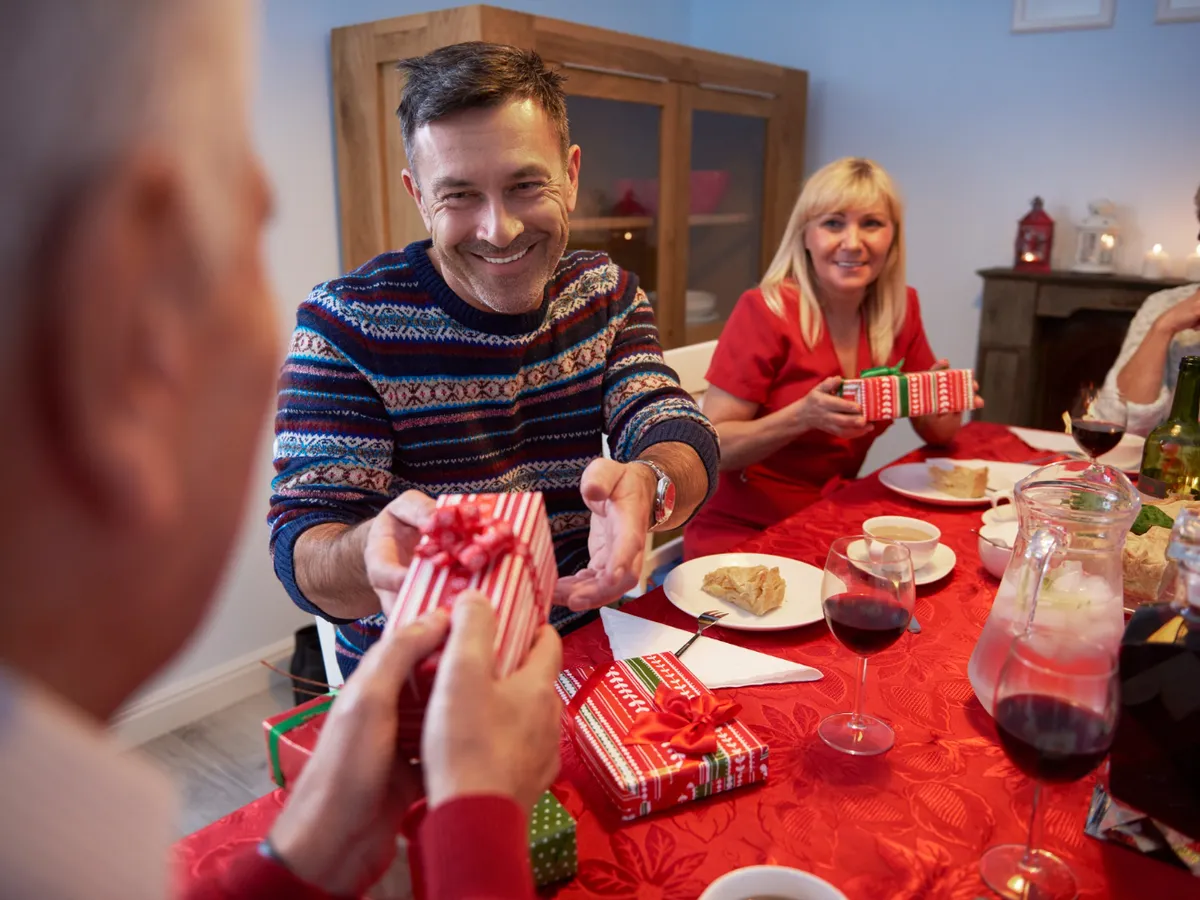 De ce se pune fân sub masă în Ajunul Crăciunului? Strămoșii spuneau că atrage bogăția și prosperitatea în casă