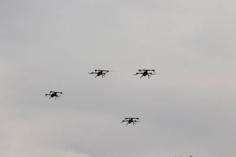 Ucraina atacă Rusia cu roiuri de drone cu AI. De ce este un punct de cotitură în războiul modern