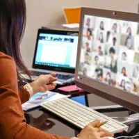 Marea minciună din cataloagele şcolare: învățătură puțină, rezultate mai bune!