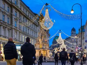 Austria ia în calcul carantinarea totală a persoanelor nevaccinate anti-COVID. / Foto: digi24.ro