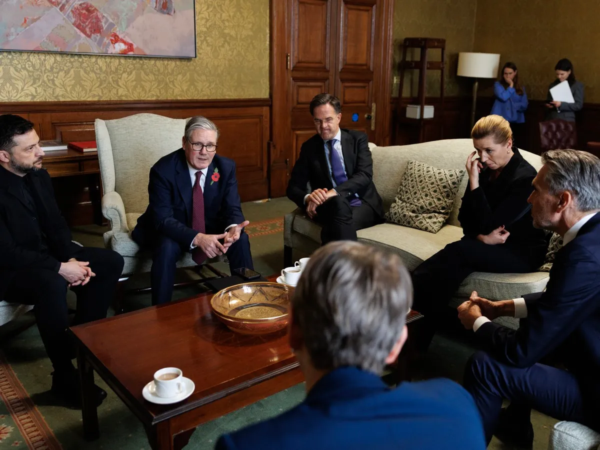 Ședință a Coaliției Voinței alături de președintele Ucrainei, Vladimir Zelenski, la Londra, 24 octombrie - Foto: Profimedia Images