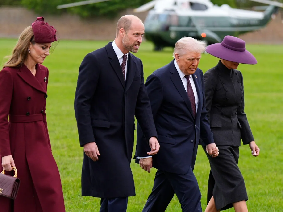 Donald Trump și Prima Doamnă , alături de Familia regală - Foto: Profimedia Images