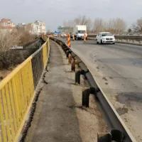 Tânăra a avrut să se arunce ce pe un pod Foto: Adevărul