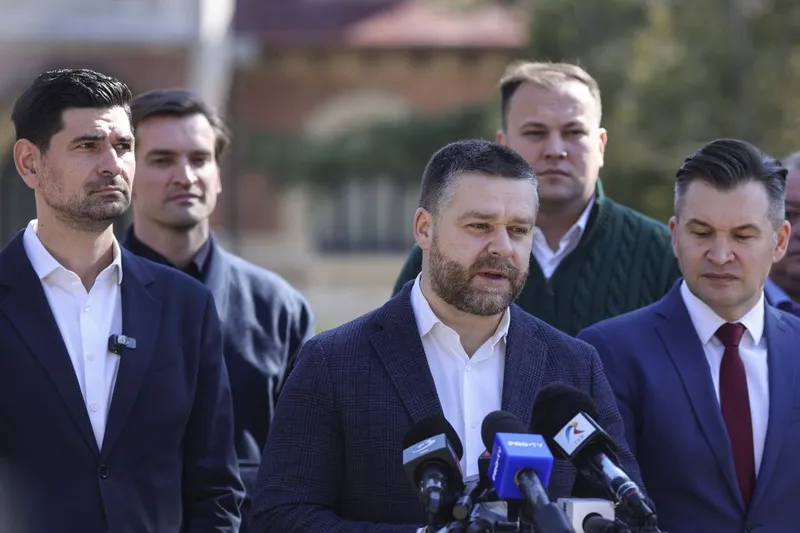Ciprian Ciucu, la conferinţa de presă din 8 martie - Foto: INQUAM PHOTOS-Octav Ganea