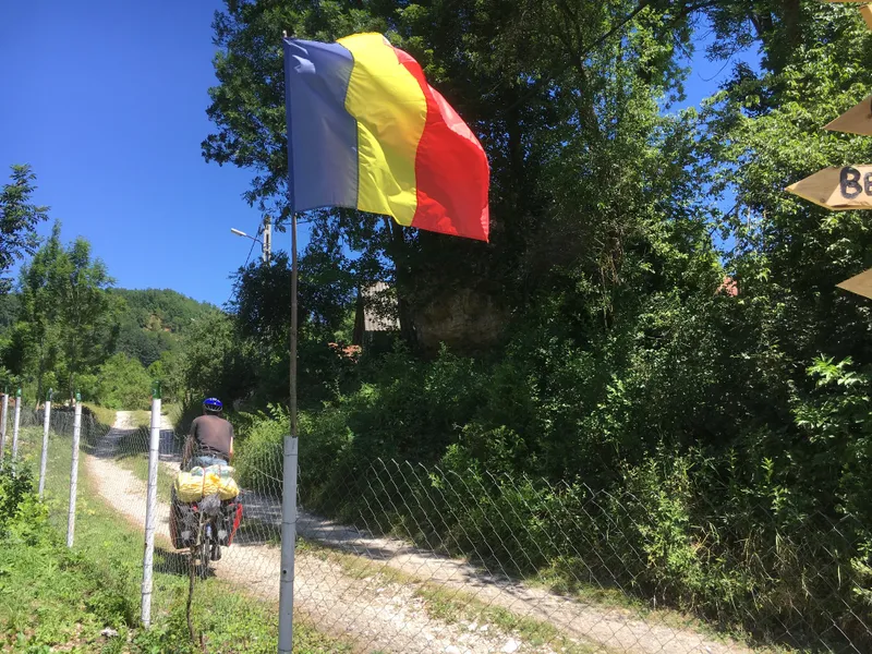 Cinci ore de muncă pentru mâncare - Foto: Facebook / Andy Hertz