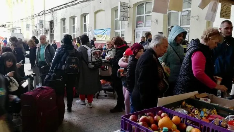 Milioane de ucraineni s-au refugiat de la începutul invaziei ruse / FOTO: facebook.com