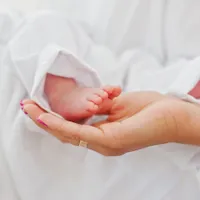 Nouă scădere demografică în România. Numărul nașterilor, de două ori mai mic față de decese - Foto: Freepik (rol ilustrativ)