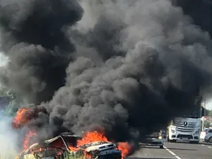 O capelă a luat foc după ce 4 mașini s-au ciocnit? Cum a fost posibil și care e numărul victimelor? - Foto: Arhiva