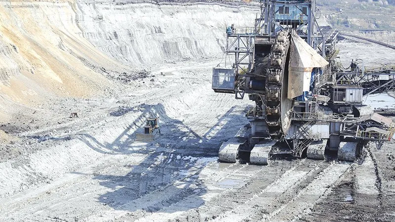 PIERDERE IMPUSĂ Complexul Energetic Oltenia
riscă falimentul. Societatea, care exploatează cărbune, era oricum afectată de creșterea de patru ori a certificatelor de bioxid de carbon