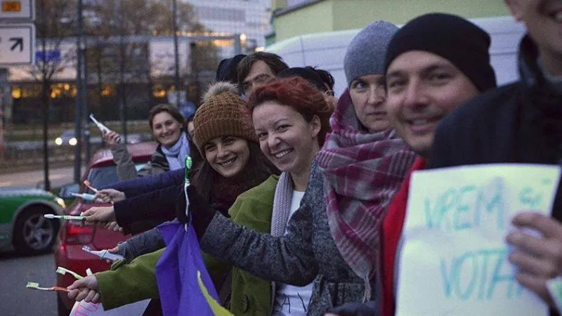 Românii din diaspora au fost împiedicați de PSD să voteze la ultmele alegeri preziențiale, din 2014, printr-o proastă organizare a secțiilor de vot