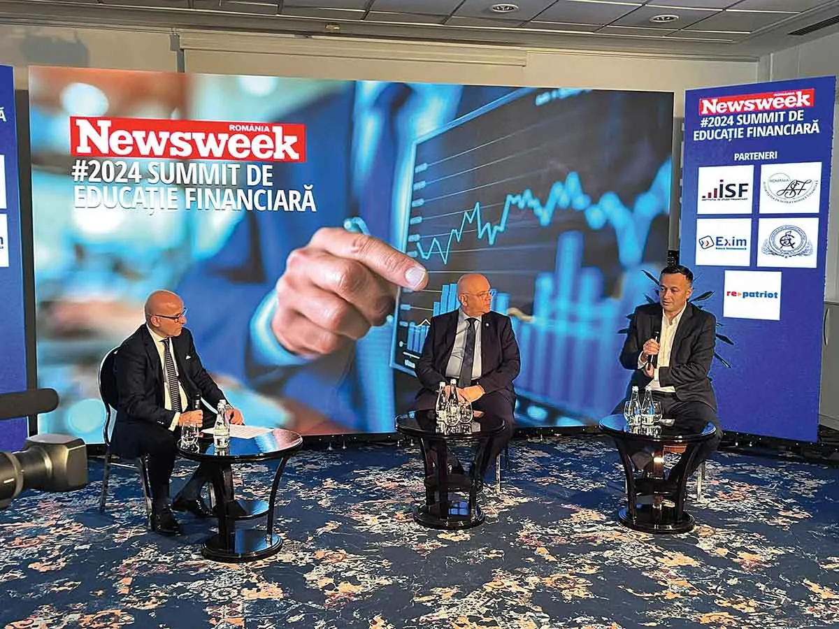 Sabin Orcan, director Newsweek România, Raed Arafat, secretar de stat MAI, Gabriel Avrămescu,  prim-vicepreședinte ASF