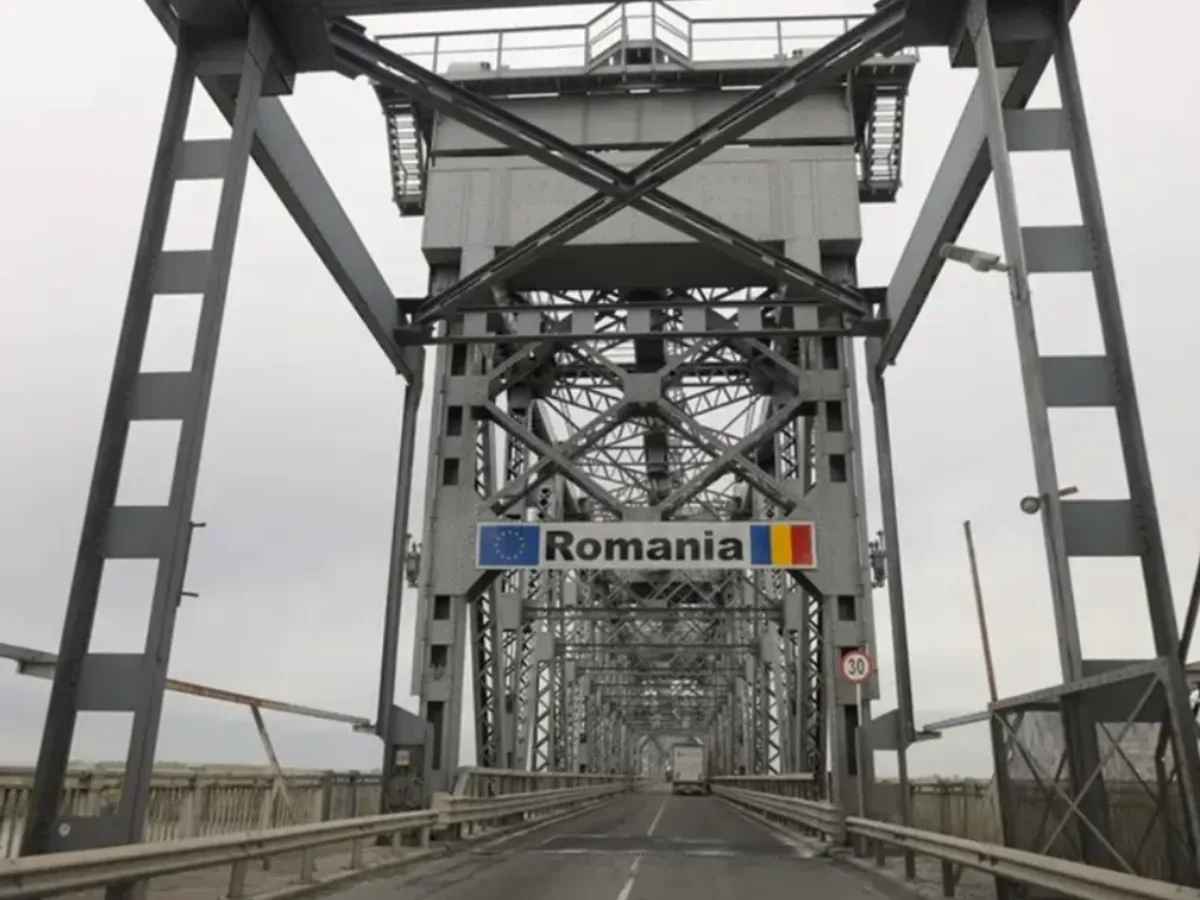 Circulația, oprită pe Podul „Prieteniei” în noaptea de joi spre vineri. Reparații pe partea bulgară - FOTO: Inquam Photos / George Călin (imagine cu rol ilustrativ)
