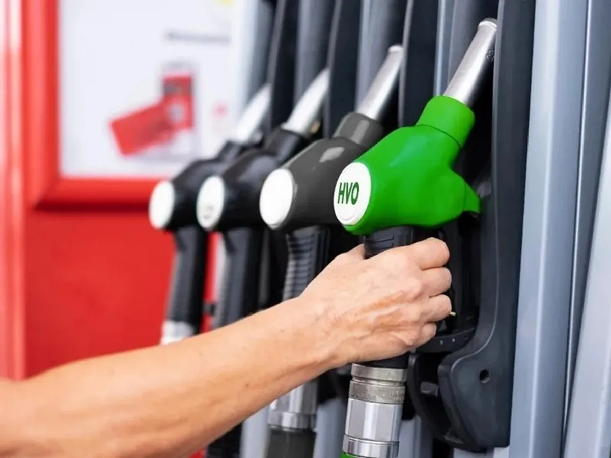 Motorina eco, HVO, făcută din uleiuri vechi și reziduuri de pește - Foto: vivaenergy.com.au