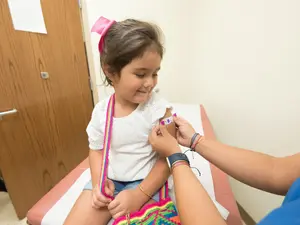 Tot mai mulţi copii, nevaccinaţi. Doctor: Ajungem la cazuri dramatice. Ce complicații pot să apară - Foto: pexels.com/ CDC - Imagine cu rol ilustrativ