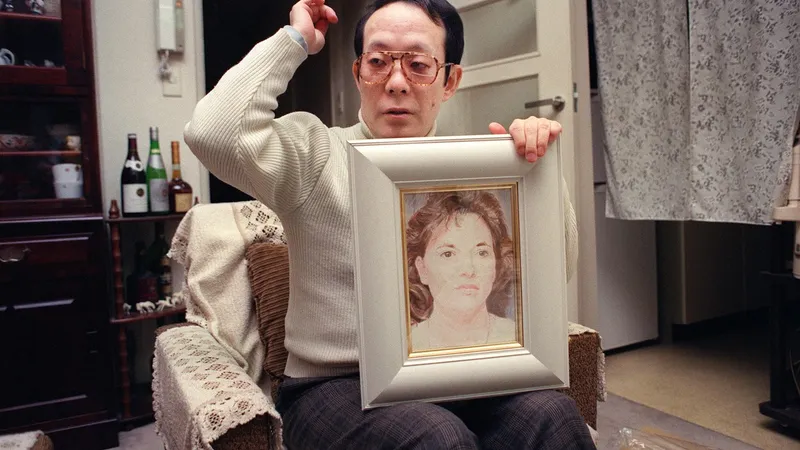 Issei Sagawa, în 1992, în timpul unei întâlniri cu jurnaliștii de la AFP Foto: profimediaimages