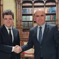 Ipoteza care ar debloca negocierile. Bolojan, numit premier de Nicușor Dan. Ce șanse sunt? - Foto: Facebook/ Nicușor Dan
