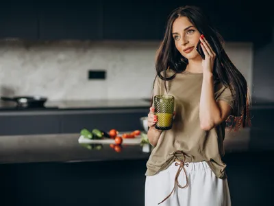 Obiceiuri banale în bucătărie prin care poți contamina mâncarea cu microplastice. Ce riscuri există - Foto: Freepik (Imagine cu rol ilustrativ)