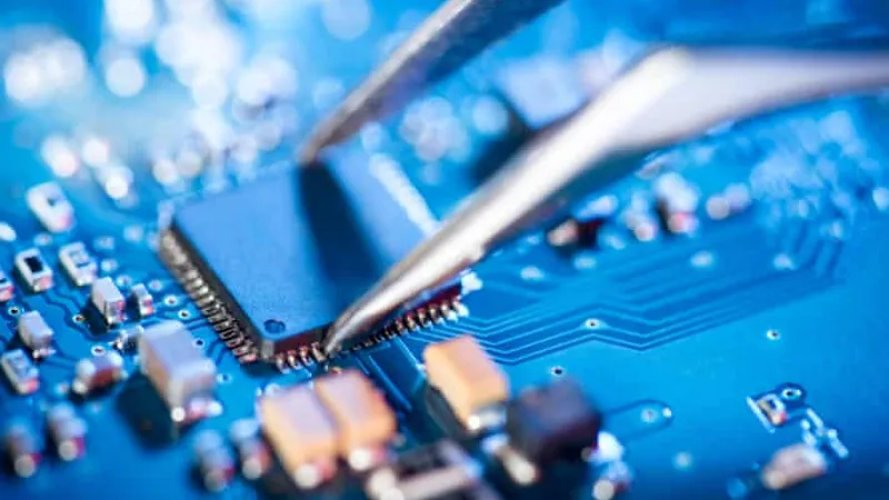 Criza semiconductorilor se adâncește: stocurile, la cel mai scăzut nivel din istorie. / Foto: theguardian.com