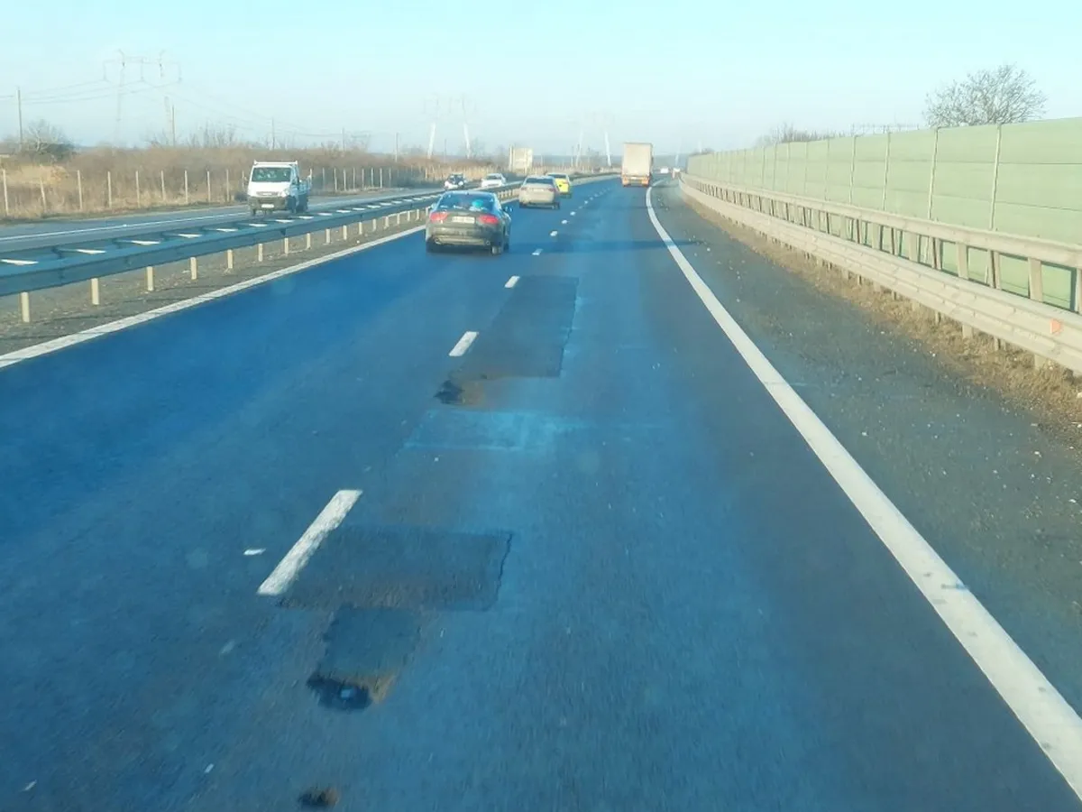 Plin de gropi pe Autostrada București - Pitești - Foto: Facebook / România Fără Gropi