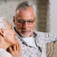 Câți pensionari iau sub 1.500 lei pensie și câți au peste 5.000 lei? Ce se întâmplă la recalculare? - Foto: Freepik