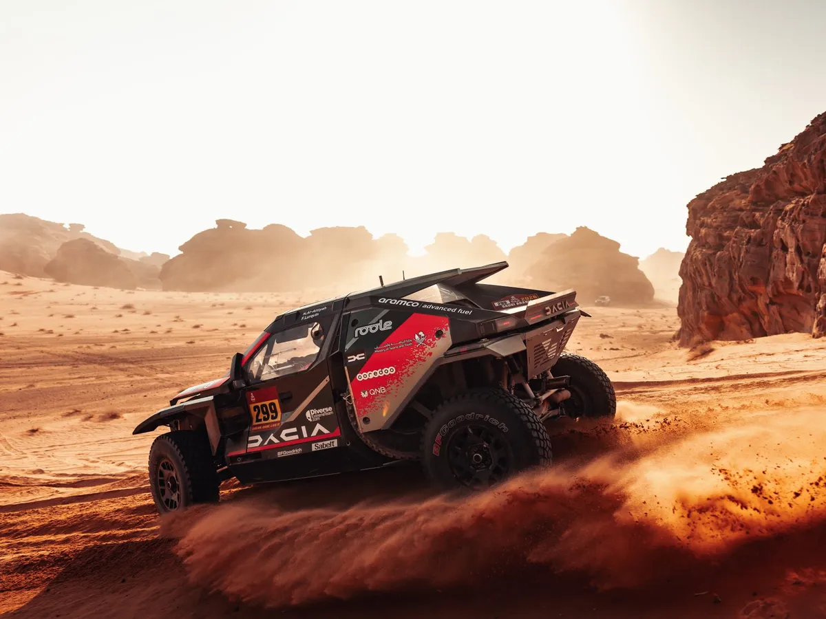 Raliul Dakar 2026, Ziua 6: Dublă Dacia, „Regele deșertului” pe 1 la general. Mani Gyenes, pe 5 la Malle Moto