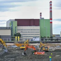 Muncitorii pregătesc terenul pentru substructura blocurilor cinci și șase ale Centralei Nucleare Paks 2 - Foto: Profimedia Images