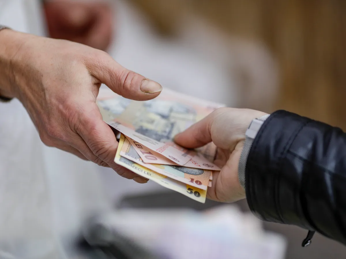 Bani, salariu - Foto: Inquam Photos/ Octav Ganea (rol ilustrativ)