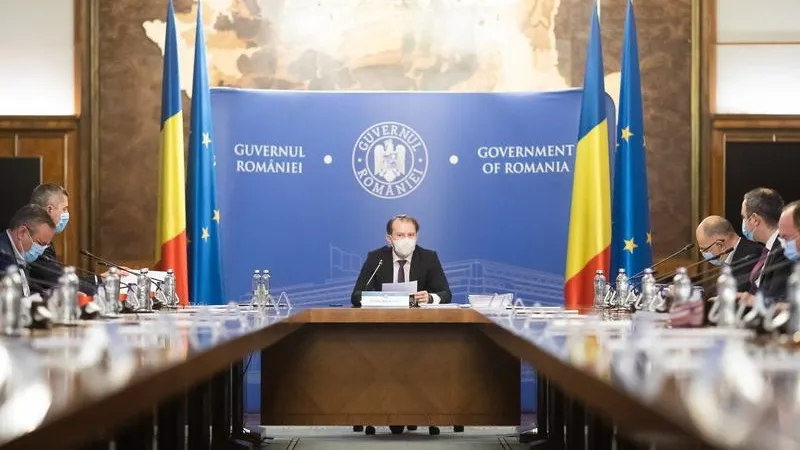 Cine le ia locul miniștrilor USR PLUS: Cîțu la MIPE, Vîlceanu la Transpoturi, Zoltan la Sănătate. / Foto: hotnews.ro