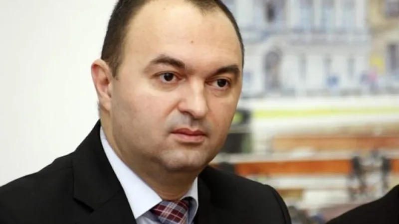 Palidă consolare pentru Adomniței: condamnat la închisoare, dar „achitat” pentru niște pliante/FOTO: ziaruldeiasi.ro