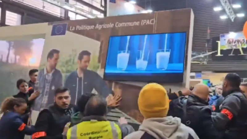 alonul Agriculturii de la Paris Foto: captură TVR