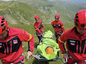 Un turist a fost lovit de fulger, în Munţii Căpăţânii. Ce fac salvamontiştii chiar acum - Foto: Facebook/Salvamont Argeş