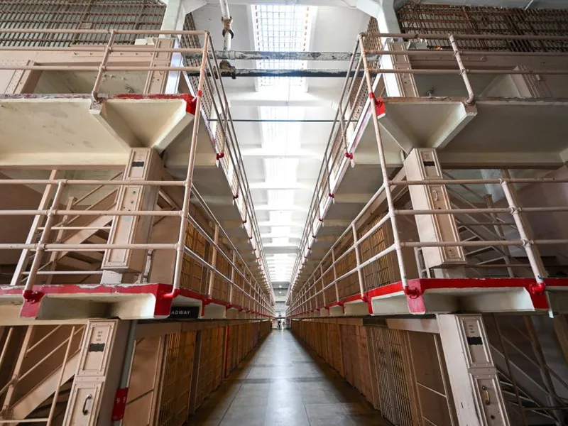 Imagine cu interiorul fostei închisori Alcatraz, astăzi muzeu - Foto: Profimedia Images