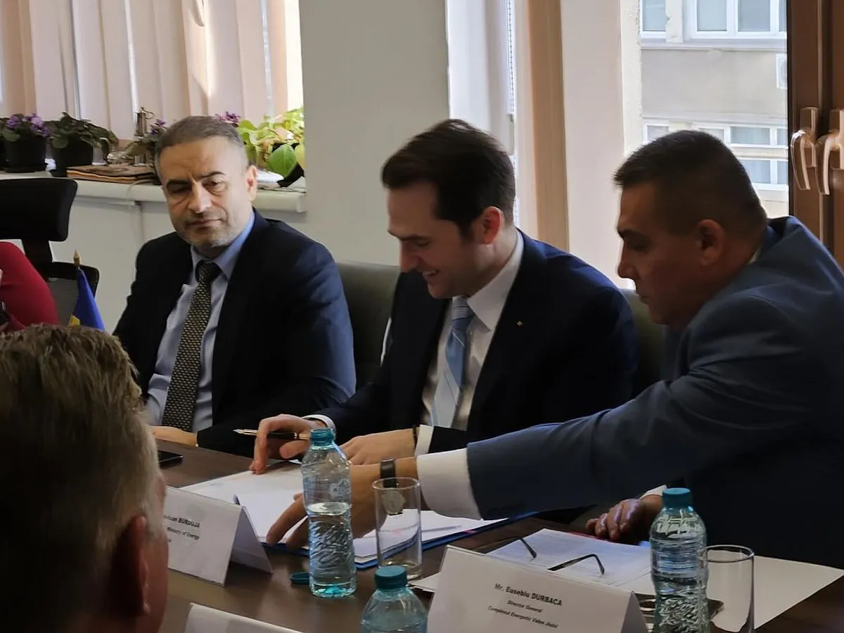 Sebastian Burduja: Am semnat un acord pentru decarbonizarea Văii Jiului - Foto: Facebook/Sebastian Burduja