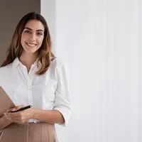 Peste 430.000 de femei sunt acţionari sau asociaţi în firmele din România / Freepik.com