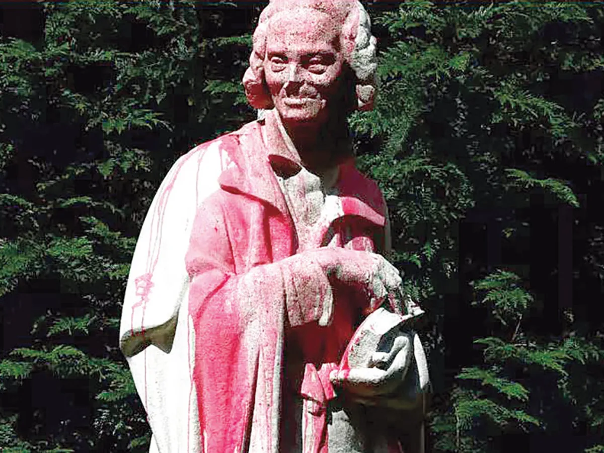 Statuia lui Voltaire