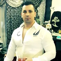 Interlopul Robert Bușă a năvălit cu sabia la priveghiul celor trei copii axfisiați cu fum Foto: cancan.ro