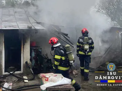 Femeie de 70 ani, decedată într-un incendiu pornit de la jar căzut din sobă. Mesajul autorităților - Foto: ISU Dâmbovița