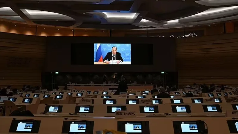 Diplomații părărsesc sala ONU în timpul discursului lui Lavrov/foto: getty