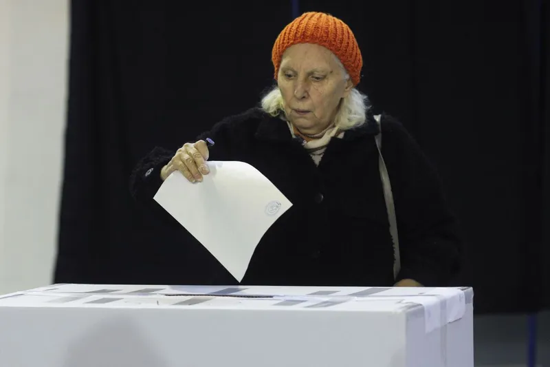 Vot la alegerile locale din Bucureştii - Foto: INQUAM PHOTOS/Mălina Norocea