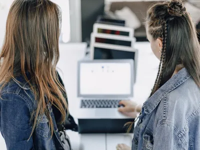 Mazin de calculatoare - Foto: Freepik (imagine cu rol ilustrativ)