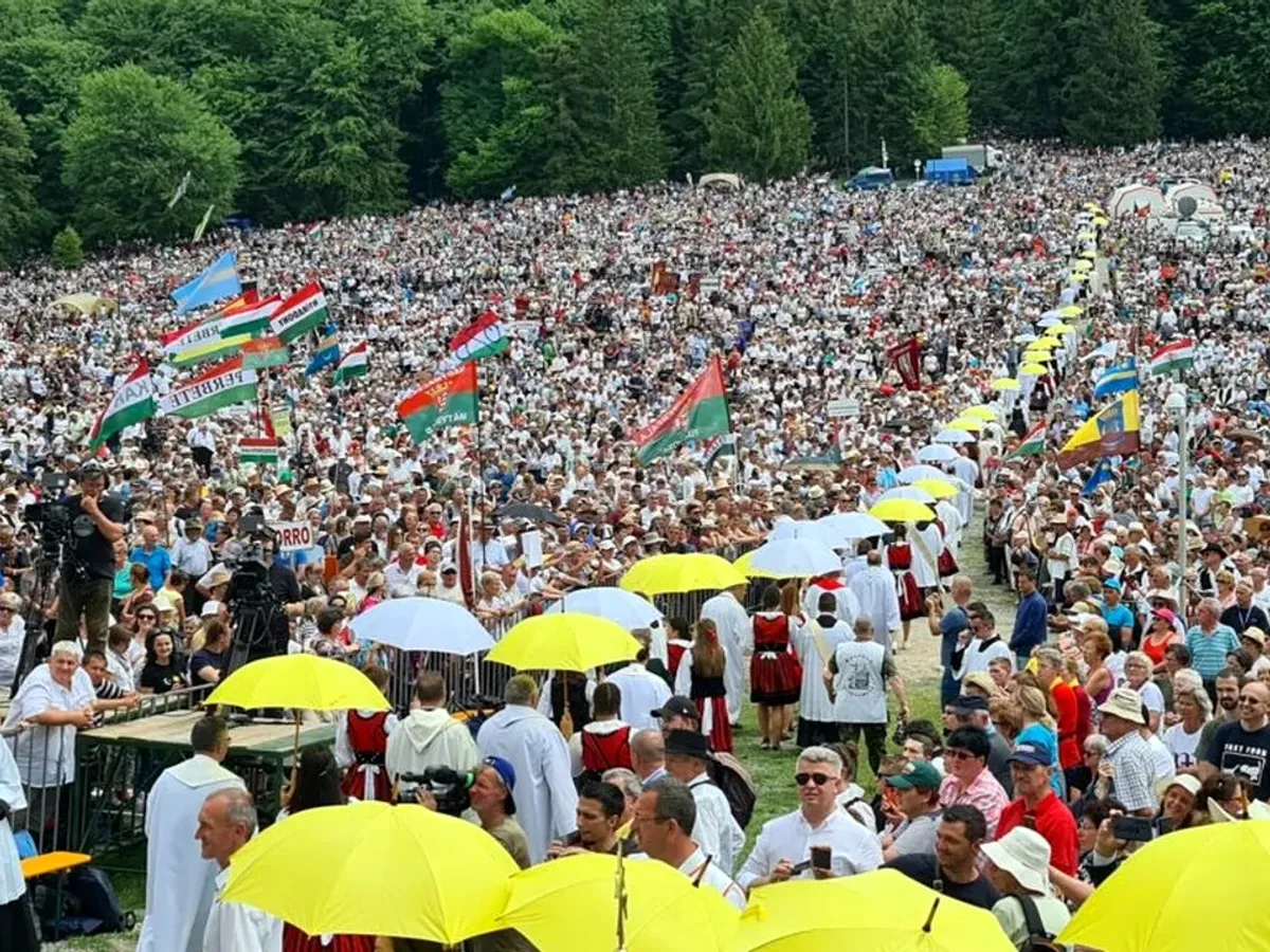 335.000 de persoane, la pelerinajul de Rusalii de la Șumuleu Ciuc - Facebook / Hajdu Gábor