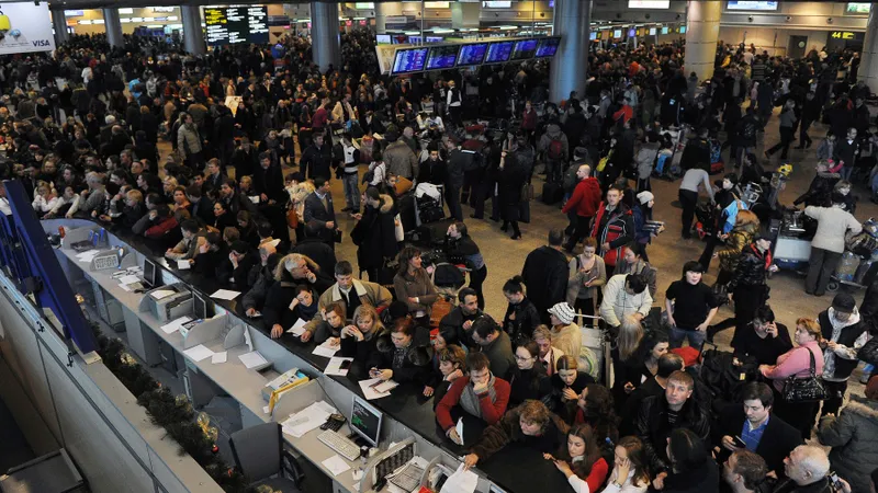 Zeci de mii de pasageri blocați pe aeroporturi în Rusia din cauza dronelor Ucrainei - Foto: Profimedia Images (immagine cu caracter ilustrativ)