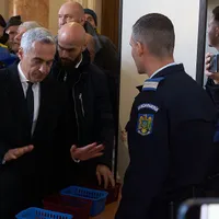 VIDEO Ciolacu se pregătește să amendeze Tiktok. Ce i se pregătește lui Călin Georgescu? - Foto: Profimedia Images