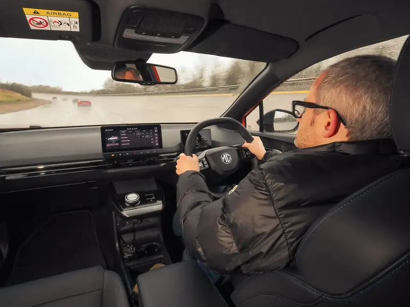 Test de autonomie iarna, la 6-10°C, cu 12 mașini electrice în vogă. 3 nu au ajuns la 300 km - Foto: whatcar.com