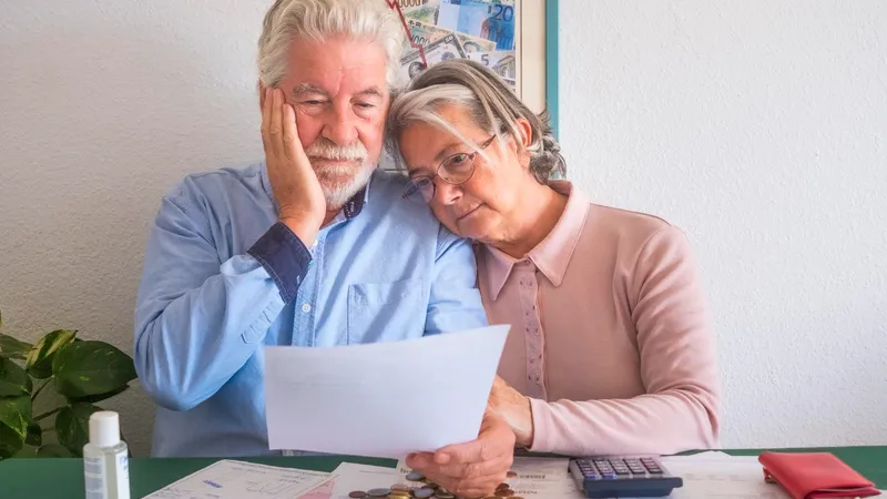 Cum faci cumul pensie cu salariu? Singura metodă care nu te lasă fără venituri la recalculare Foto: Freepik (fotografie cu caracter ilustrativ)