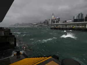 Alertă de nivel maxim, în Hong Kong, din cauza taifunului Wipha! Circa 500 de zboruri, anulate - Foto: Profimedia Images