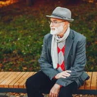 Care pensionari vor lua o mărire de pensie săptămâna această? CCR decide suma de bani - Foto: Freepik