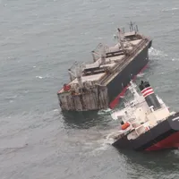 Nava cargo Crimson Polaris s-a rupt în două în nord-estul Japoniei. / Foto: gcaptain.com