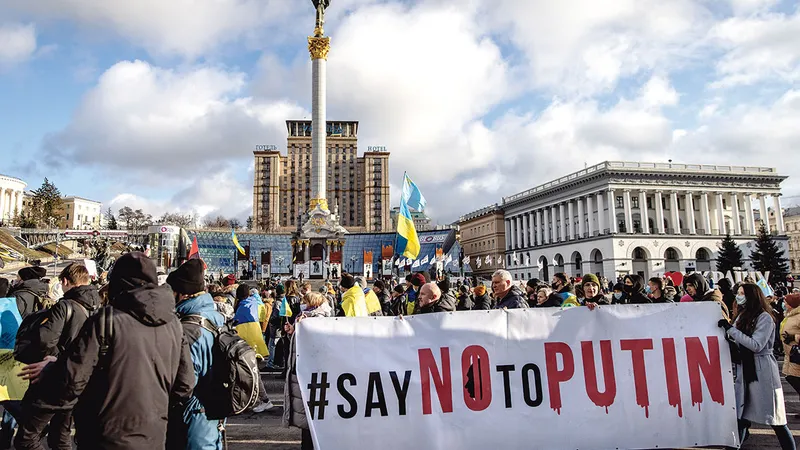 Pe 12 februarie, mii de oameni au participat la un marș al unităţii în capitala Ucrainei, în contextul escaladării tensiunilor cu Rusia - Foto: Getty Images